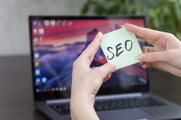 Optimisez votre visibilité web avec seo vendée
